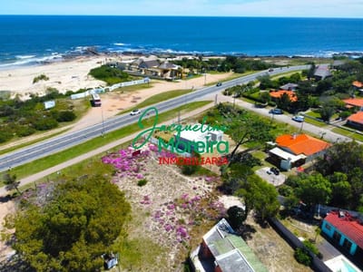 Amplio terreno frente al mar es una ubicación inigualable - PLAYA GRANDE PIRIAPOLIS