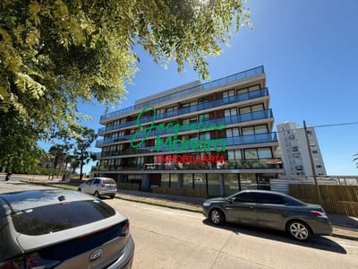 APARTAMENTO 106. EDIFICIO SEASIDE SUITES PUERTO PIRIAPOLIS, 1 DORMITORIO EN ALQUILER a sólo 2 cuadras playa Rinconada.