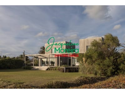 JARDIN al MAR, Excepcional Casa en Venta sobre la playa, Balneario Las Flores, Piriapolis