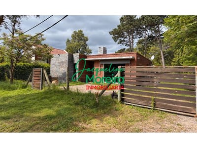 SILVESTRE, Hermosa CASA en VENTA con PISCINA. BARRIO COUNTRY, PIRIAPOLIS