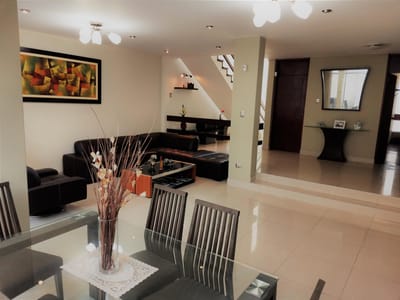 Hermosa Casa En Urb. El Golf