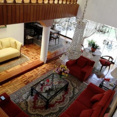 Hermosa Casa con vista a Parque - A una cuadra Av. El Golf