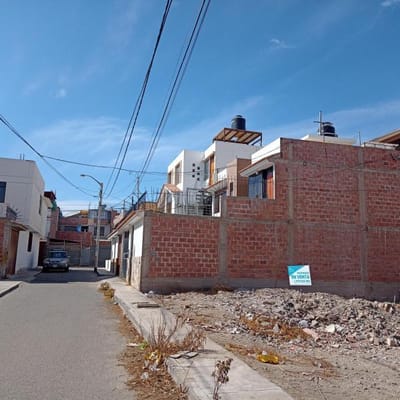 En venta Terreno en Urbanización Hipólito Unanue, 128 M2 - Tacna