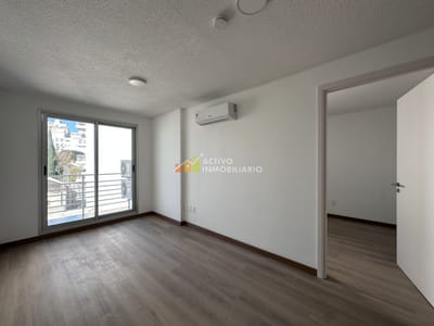 Alquiler apartamento 1 dormitorio + balcón + garage + Tres Cruces