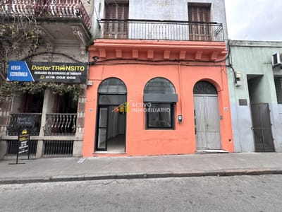 Alquiler local comercial a pie de calle - Ciudad Vieja