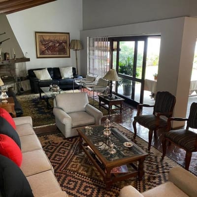 Venta de casa en condominio de una planta con mini departamento independiente