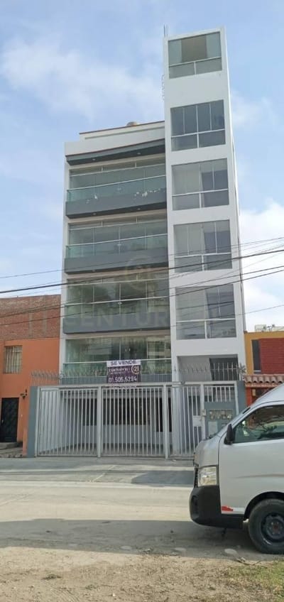 SE VENDE HERMOSO DUPLEX FRENTE A PARQUE!