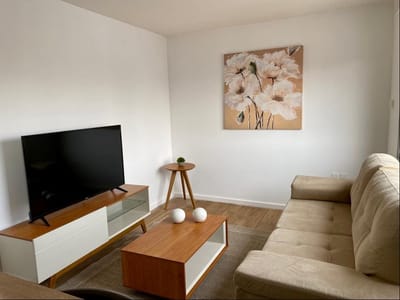 Apartamento de 1 dormitorio amueblado con garage