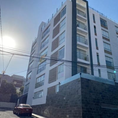 Venta Amplio Departamento de estreno en Cayma