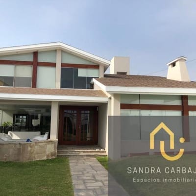 VENTA AMPLIA CASA LIMA CHORRILLOS