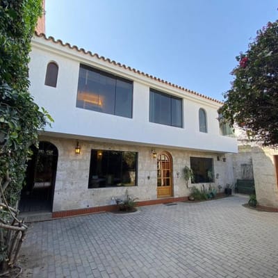VENDO CASA EN YANHUARA  VIVIENDA o NEGOCIO