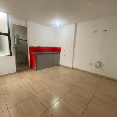 Oficina o Departamento en Alquiler en Avenida Sinchi Roca  Comas