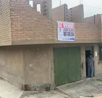 VENDO CASA EN ESQUINA EN  ALMIRANTE MIGUEL GRAU  VENTANILLA