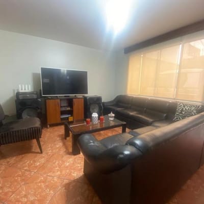 Venta de linda casa  m en la mejor zona de Santa Anita