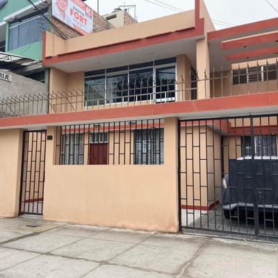 Venta de Linda Casa Frente a Parque en La Mejor Zona de Bellavista