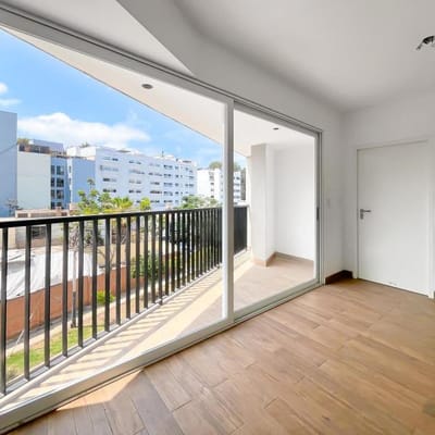 FLAT DE ESTRENO DE  M CON AMPLIOS DORMITORIOS EN SAN ISIDRO