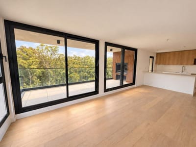 Venta Apartamento a Estrenar en Borneo Lago | 2 Dormitorios, Terraza con Parrillero y Cochera – Lago