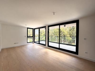 Venta Apartamento a Estrenar en Borneo| 2 Dormitorios, Terraza con Parrillero y Cochera – Lago Calca