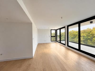 Venta Apartamento a Estrenar en Borneo| 2 Dormitorios, Terraza con Parrillero y Cochera – Lago Calca