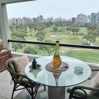 DEPARTAMENTO AMOBLADO  m FRENTE AL GOLF