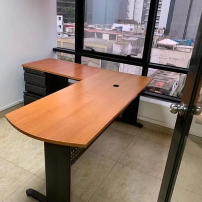 OFICINA EN EDIFICIO EMPRESARIAL  M  ESTACIONAMIENTOS