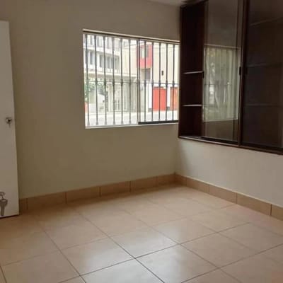 OFICINA EN PRIMER PISO  M