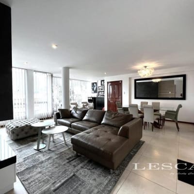 DUPLEX CON TERRAZA AMPLIA CERCA A LA RAMBLA