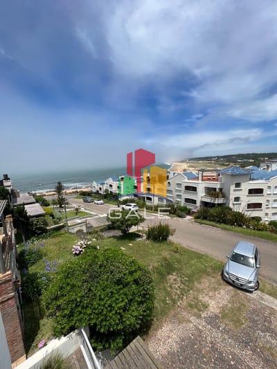 Manantiales, 5 dormitorios, casa con vista al mar, ideal familia numerosa