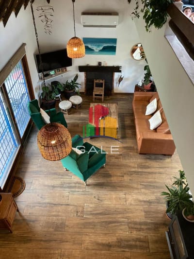 En venta casa espectacular en Pinares, de 3 dormitorios.