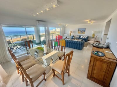 Venta Edificio Martinique 3 dormitorios en suite y servicio frente al mar
