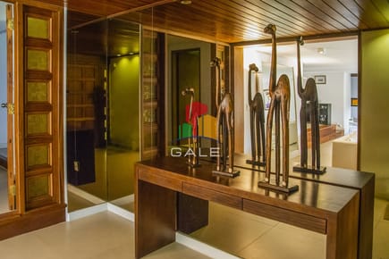 Casa a la venta en playa mansa Punta Del Este, gran tamaño ubicada en zona privilegiada.