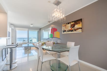 Apartamento de 2 Dormitorios en Playa Brava con Vista al Mar - Venta