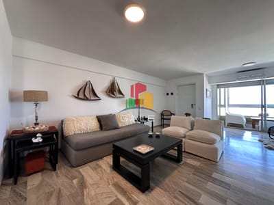 Apartamento de 3 dormitorios en Peninsula, Punta del Este con vista al mar