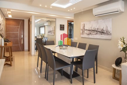 Vende apartamento de 2 dormitorios esquinero en Miami Boulevard Punta Del Este