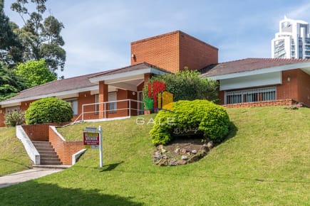 Vendemos espectacular casa de 4 dormitorios en Playa Mansa, Punta del este