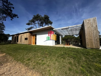 Venta casa a estrenar en barrio Club del lago Punta Ballena