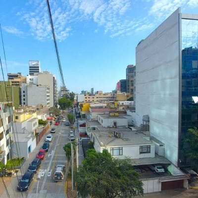 EN ALQUILAR AMPLIA OFICINA  EN EL CENTRO FINANCIERO DE SAN ISIDRO