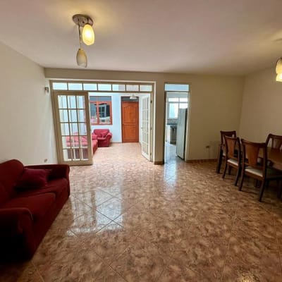 Casa en Venta Frente a Parque y Cerca Al Colegio Peregrino y Al Metropolitano