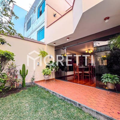 OcasinCasa con Jardn Cerca Al Colegio Antonio Raimondi y Las Av Fontana J P