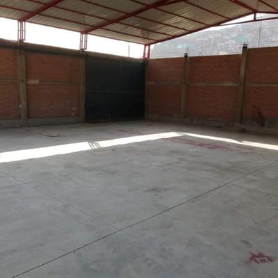 Venta de Amplio Local Industrial en Puente Piedra