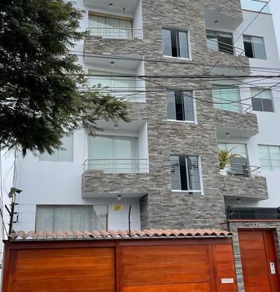 DEPARTAMENTO A DOS CUADRAS DEL OVALO HIGURETA