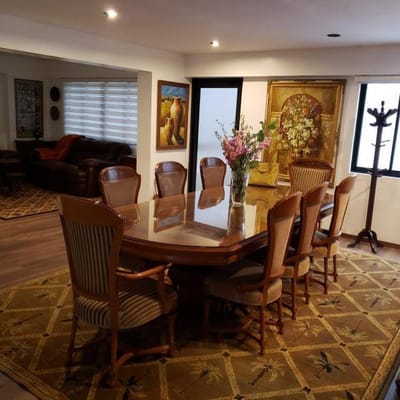 ALQUILER DE EXCLUSIVO Y AMPLIO DEPARTAMENTO AMOBLADO