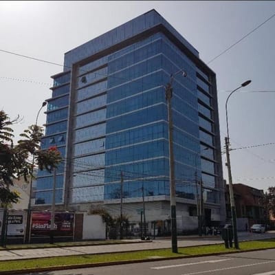 Oficina  Santiago de Surco   estacionamientos   m de area total