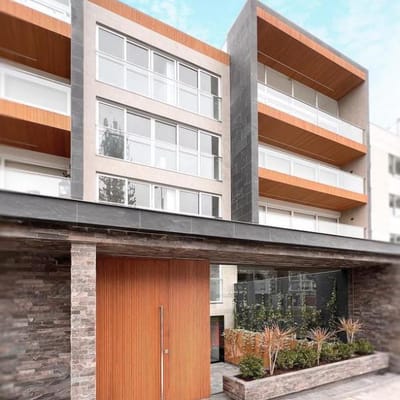 Duplex  m   estacionamientos   terraza y piscina  Vista a Calle