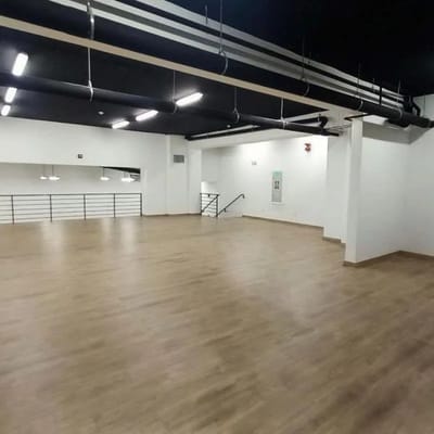 Local de  m  en venta
