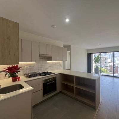 Departamento  Miraflores  Por estrenar  Cerca a Malecon   m