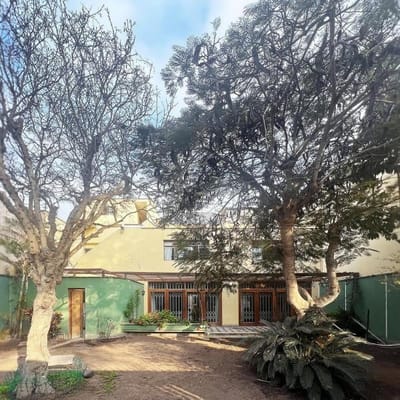 Casa en  venta Frente al Parque