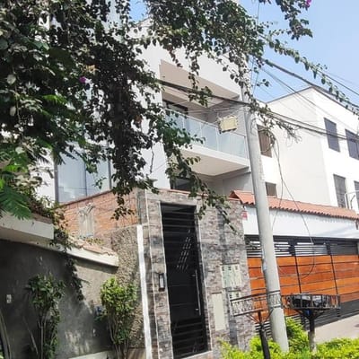 PARA TODA LA FAMILIA EDIFICIO CON TRES AMPLIOS DEPARTAMENTOS