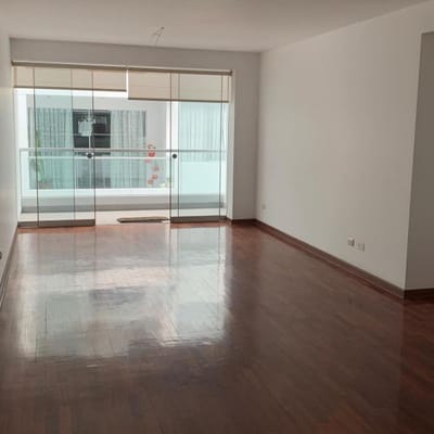 Vendo departamento en Monterrico- Surco