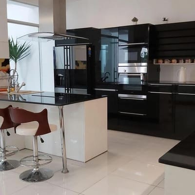 En venta Casa con muy bonitos acabados en urbanizacin cerrada en Pocollay